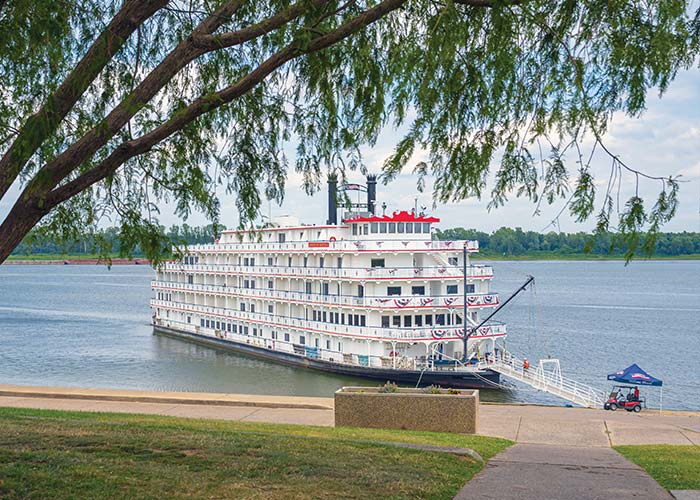 Mississippi River Paddlewheeler Cruises